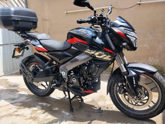 BAJAJ DOMINAR NS200 